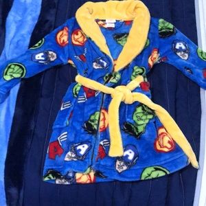 Boys 4T bath robe- avengers